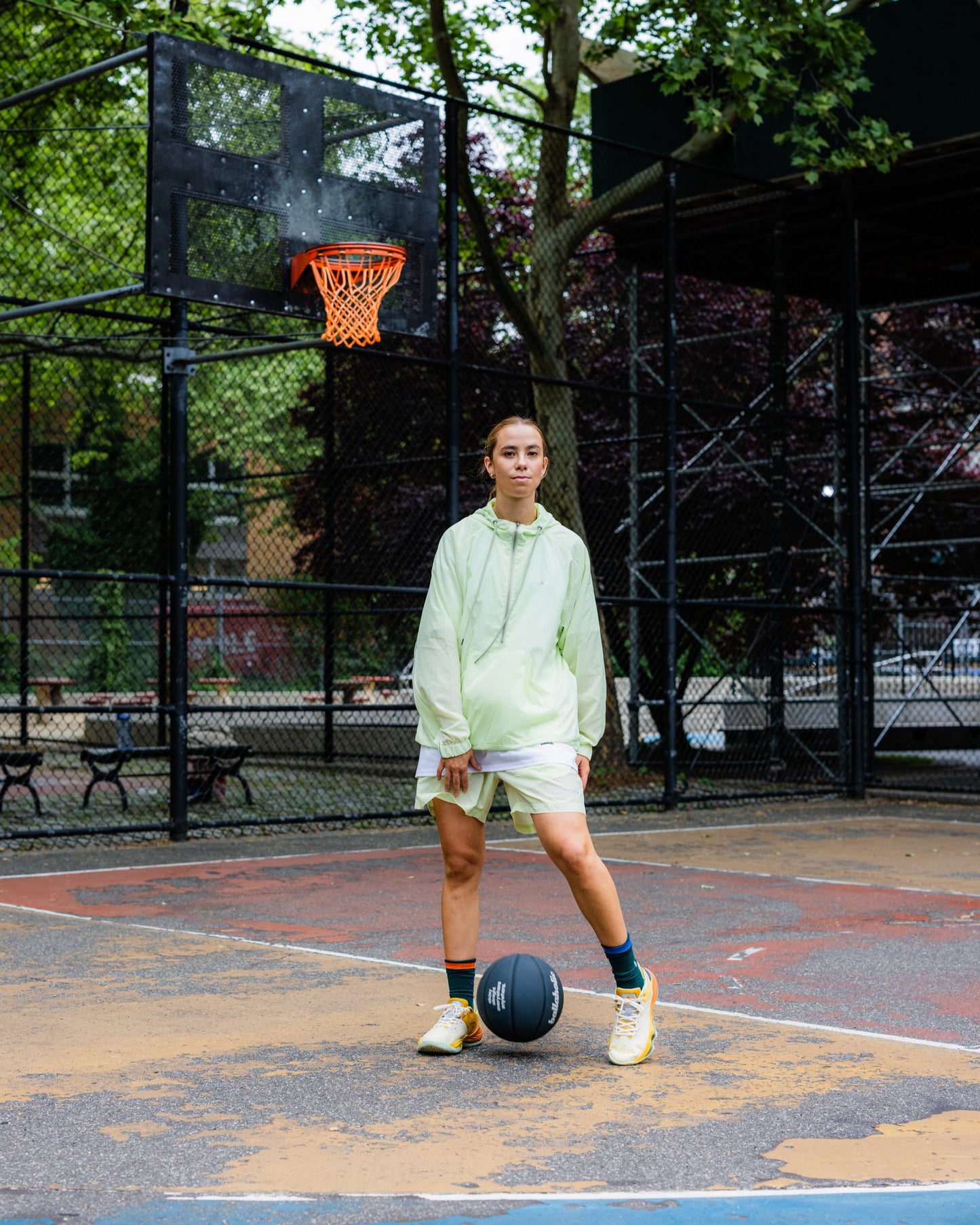 W Face Zip Shorts (lime cream)