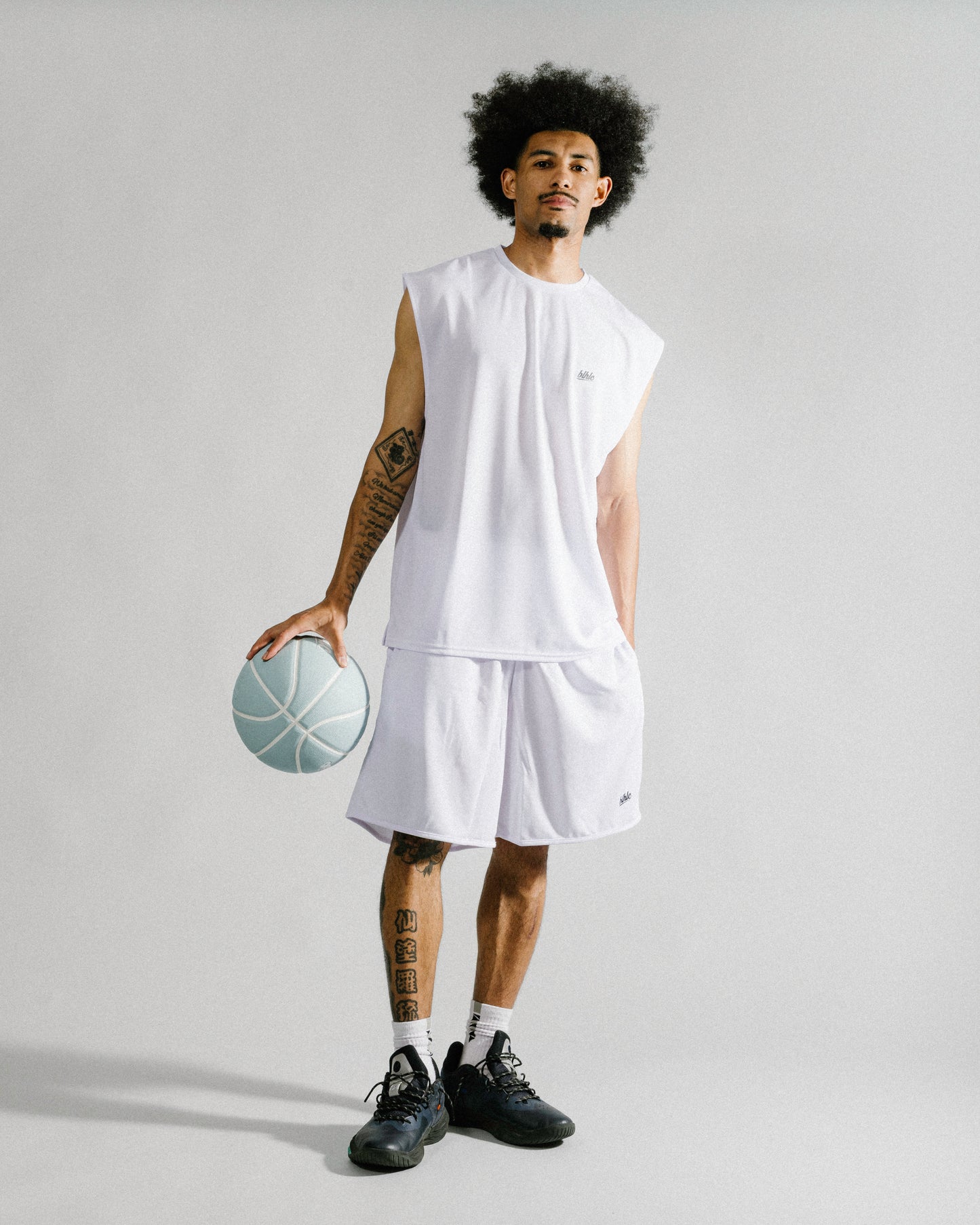 blhlc No Sleeve Tops (white/black)
