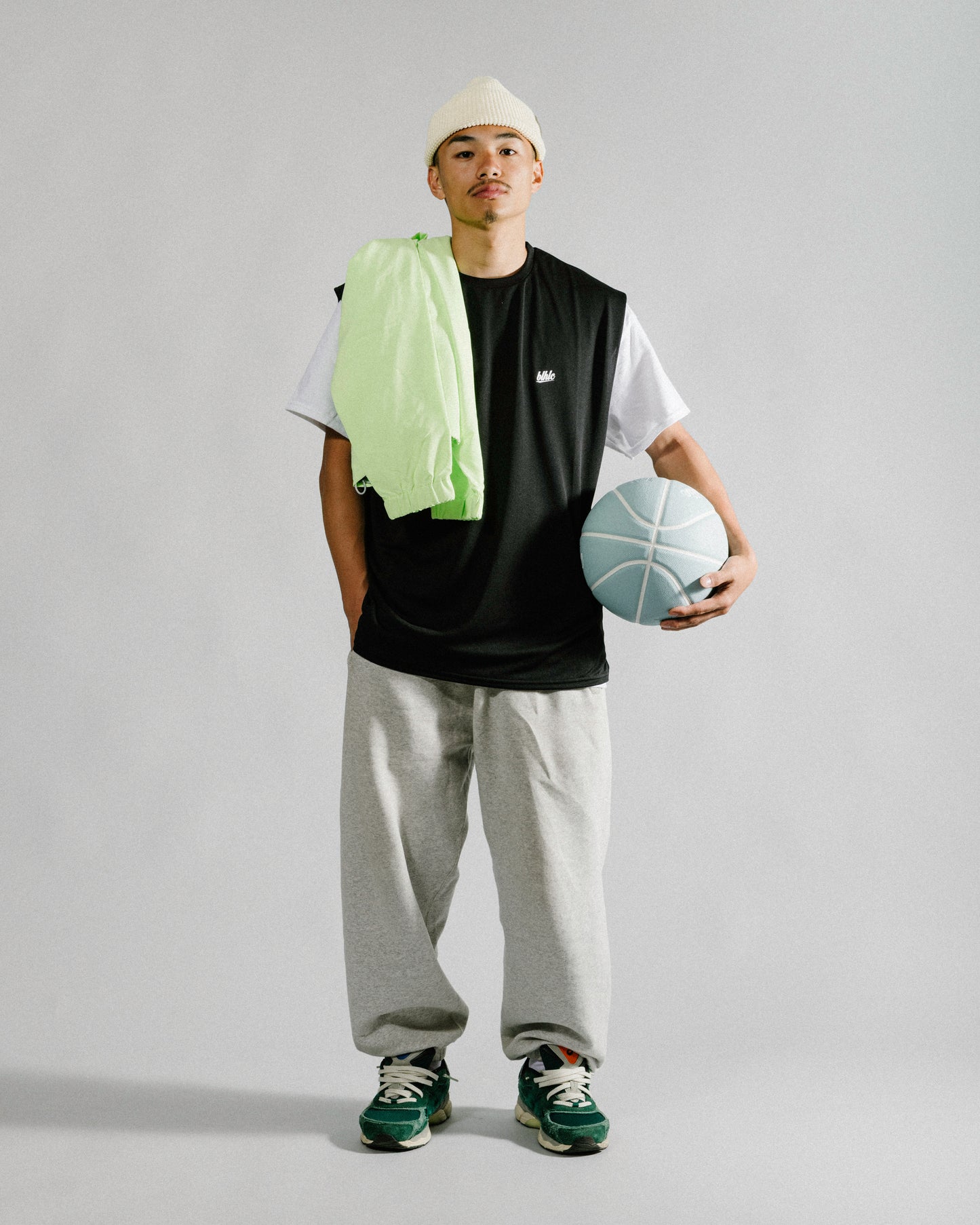 blhlc No Sleeve Tops (black/white)