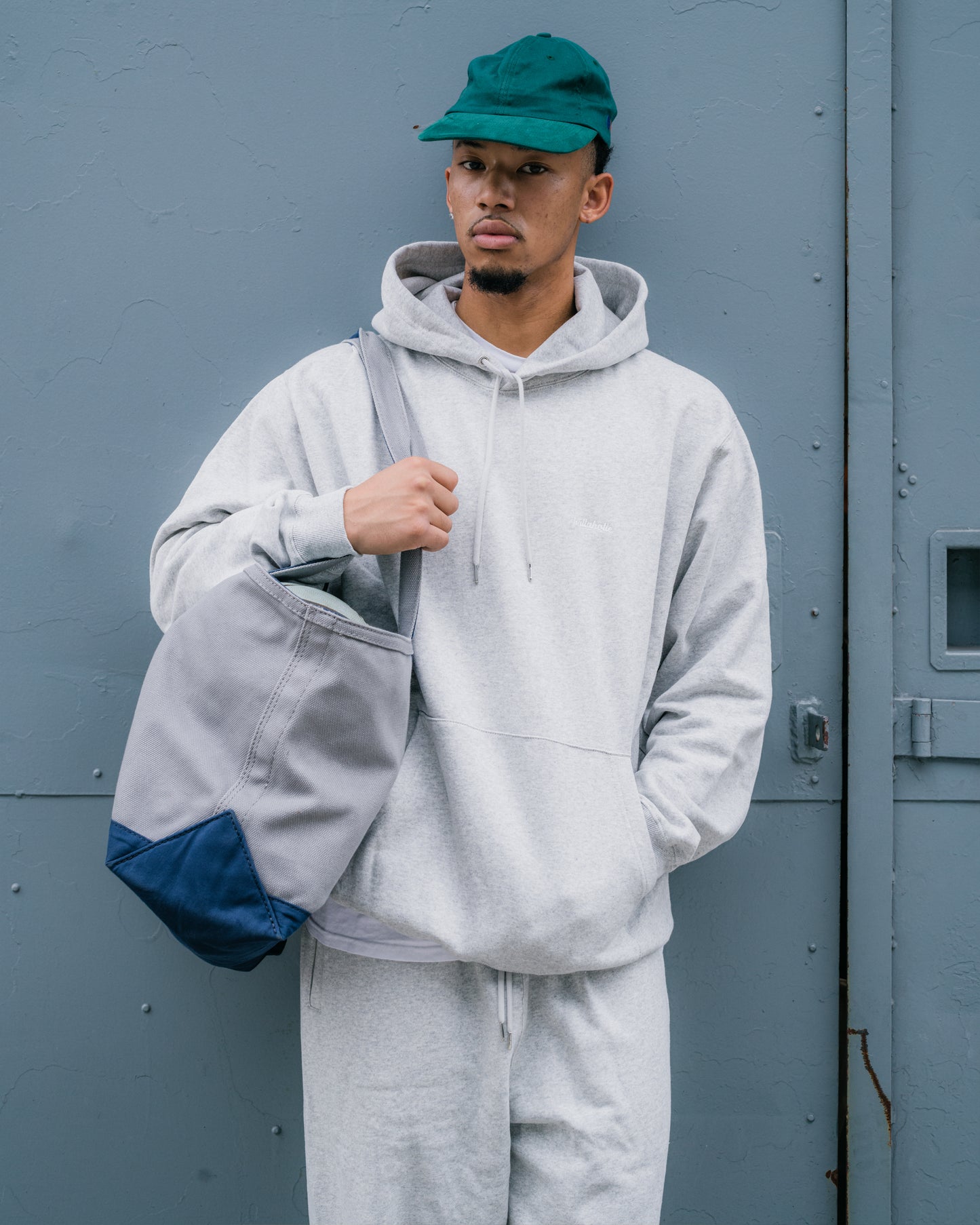 Small Logo Sweat Hoodie (heather gray)