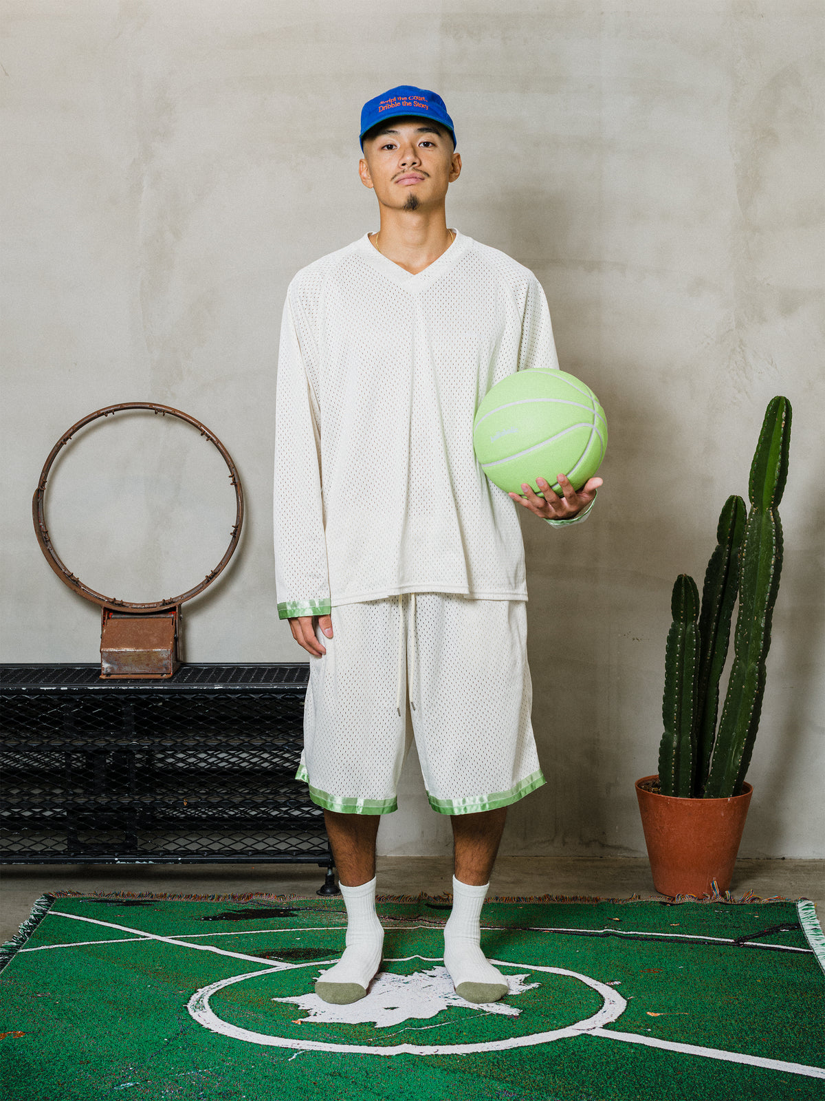Tape V-neck Mesh Long Tee (black)