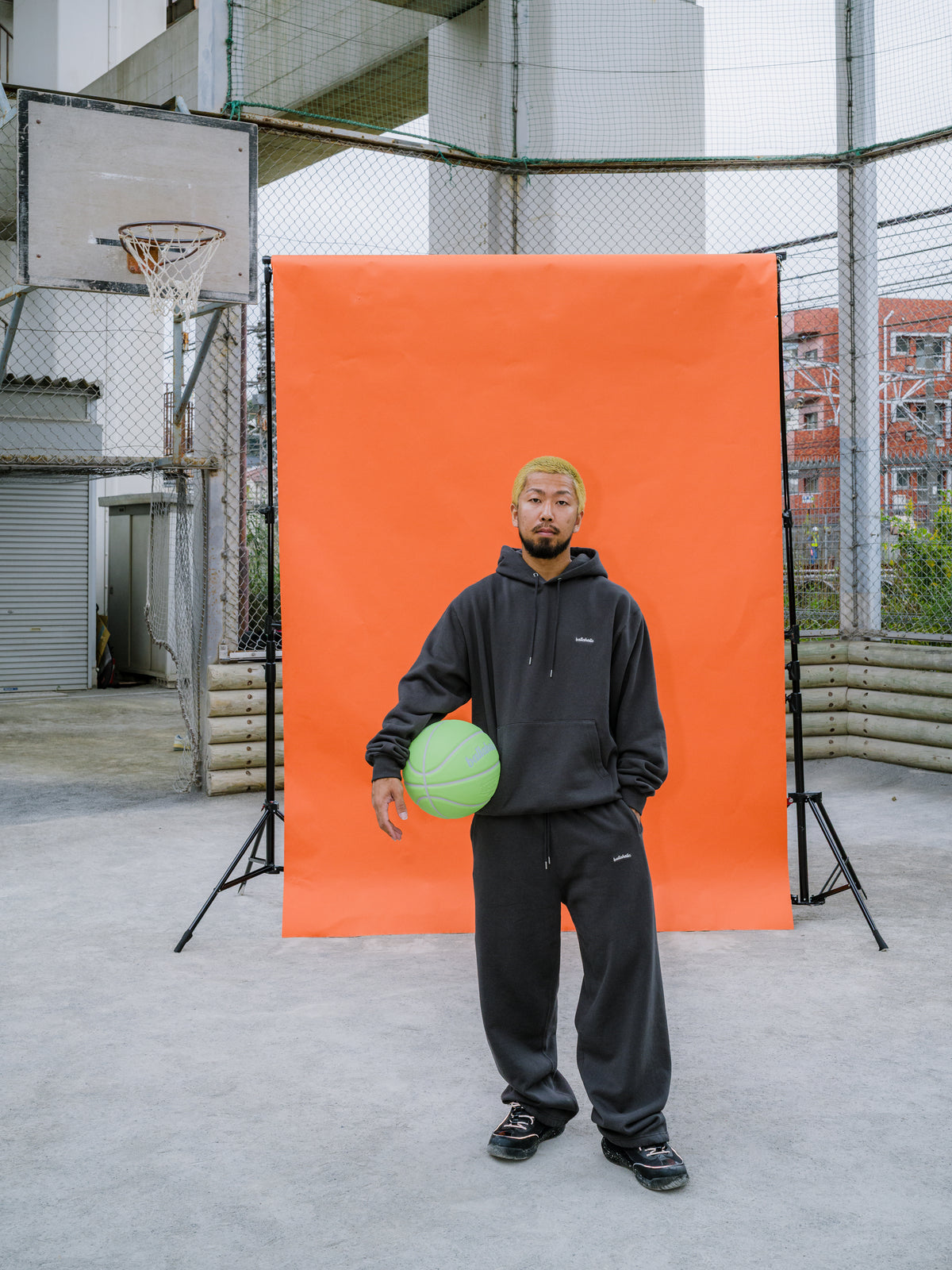 Small Logo Sweat Hoodie (raven)